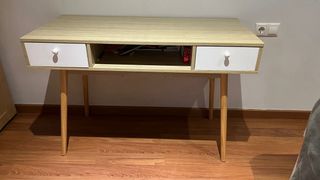 Escritorio madera y blanco con cajones