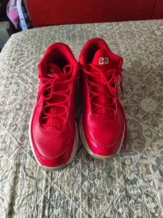 Zapatillas Jordan Rojas Talla 39