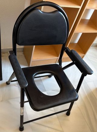 Silla con inodoro plegable movilidad reducida