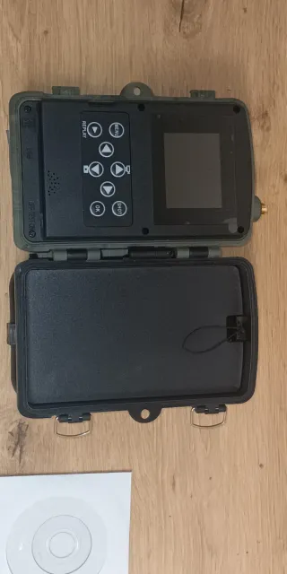 Cámara de fototrampeo con antena