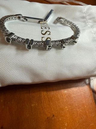 Pulsera Guess Plata con Dijes