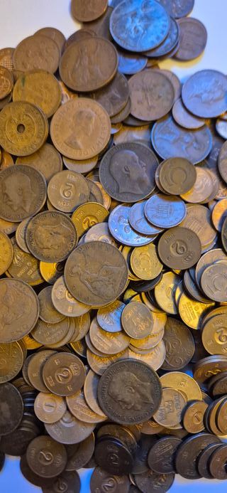 Due kg di monete in bronzo.Vari stati,anni e cond.