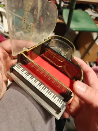 Carillon a forma di pianoforte