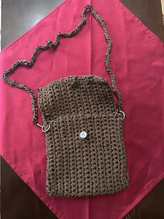 Borsetta in fettuccia marrone uncinetto