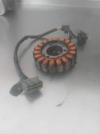 Alternador Honda CBR125R 2005 carburación