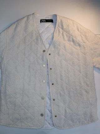 Chaqueta Zara acolchada beige