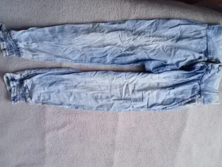 Pantalones vaqueros desgastados