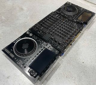 2x Pioneer DJ CDJ-3000 + DJM-V10-LF