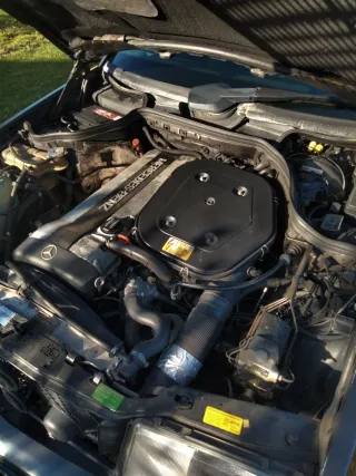 Mercedes-Benz 300E 24V 220CV