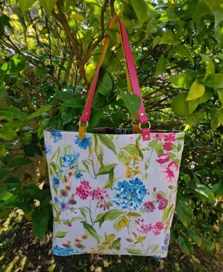 Bolso hecho a mano.Reversible asas piel