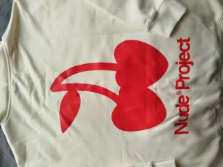 Sudadera NudeProject Cherry Logo, Beige