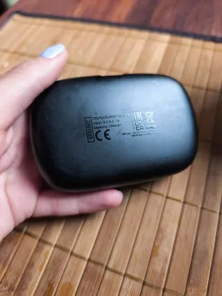 SBS Auriculares Inalámbricos Negros y Amarillos