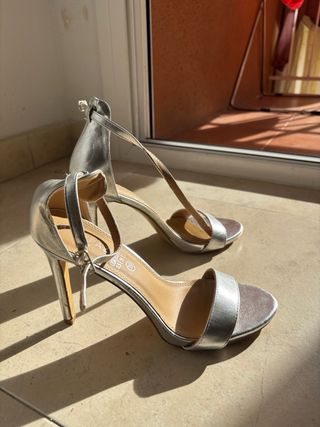 Zapatos de tacón Marypaz plateados talla 39