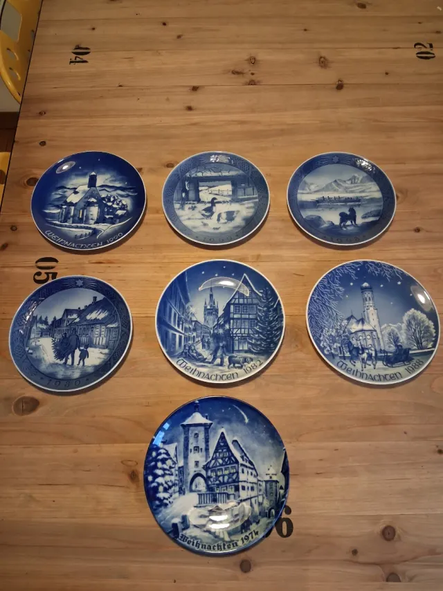 Lotto 7 piatti decorativi Natale anni '80