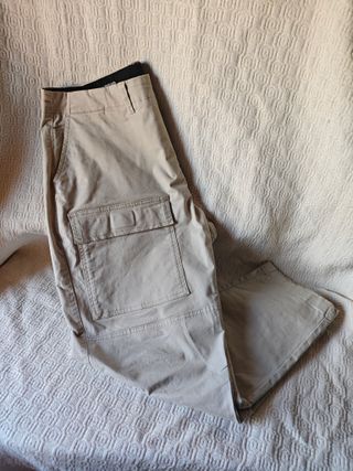 Pantalón cargo Pull&Bear beige Talla M anchos bols