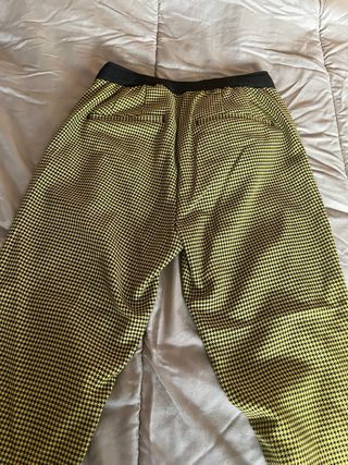 Pantalón espiga Zara verde y amarillo