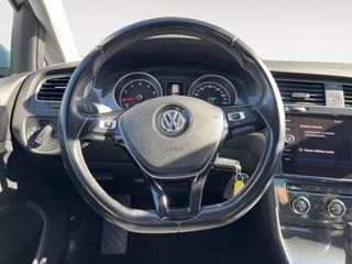 Volkswagen Golf Advance