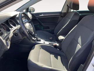 Volkswagen Golf Advance