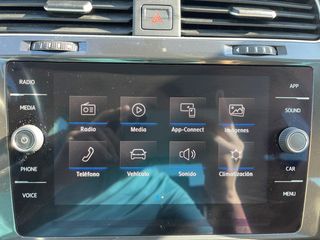 Volkswagen Golf Advance