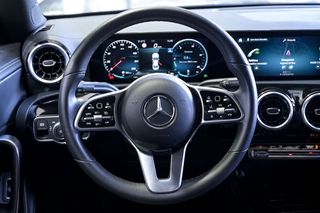 Mercedes CLA MERCEDES-BENZ   200 D DCT