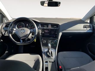 Volkswagen Golf Advance