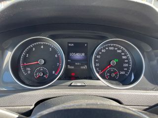 Volkswagen Golf Advance