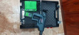 Taladro percutor Bosch 24V( 8.000 MILIAMPERIOS),