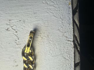 Pulsera Guess León Dorada