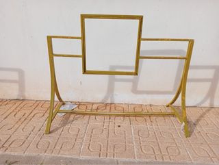 Vallas metálicas amarillas