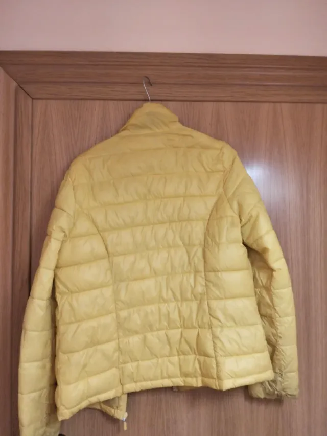 Chaqueta acolchada mujer amarilla