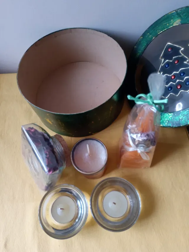 Portacandele e scatola decorativa