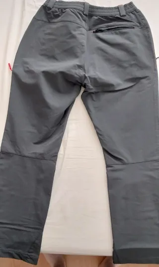 Pantalón Trekking Gris y Rojo