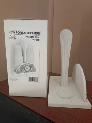 Portabicchieri decorato in legno