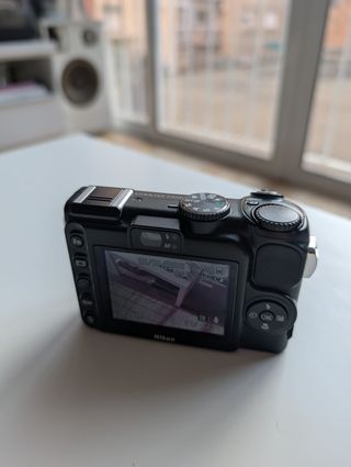 Nikon Coolpix P5100 - Para piezas o reparación