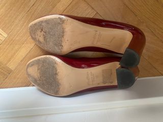 Zapatos de tacón Max Mara rojos con detalle dorado