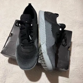 Zapatillas Under Armour Negras y Grises