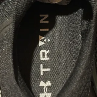 Zapatillas Under Armour Negras y Grises