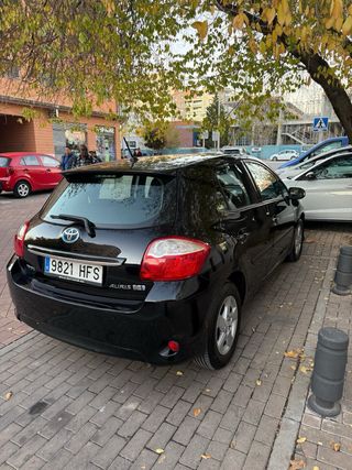Toyota Auris 2011
