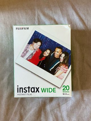 Cámara Instax Wide 400 + complementos + cartuchos