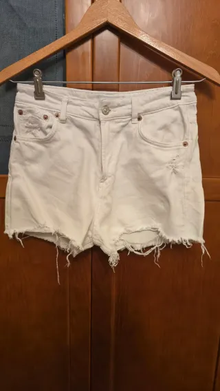Shorts vaqueros blancos rotos