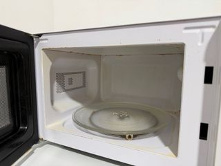 Microondas SVAN SVMW700 Blanco 20L