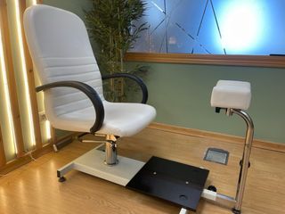 sillón de pedicura con reposapiés