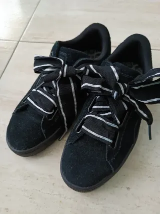 Zapatillas Puma Suede con Lazos Negros