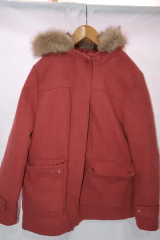 Chamarra con gorro y pelo talla 12