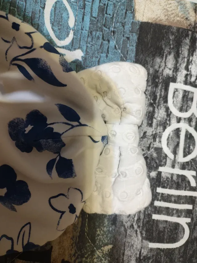 Cappellino cotone neonata con fiocco