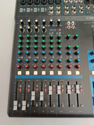 Mezclador Yamaha MG12 W8Y2532