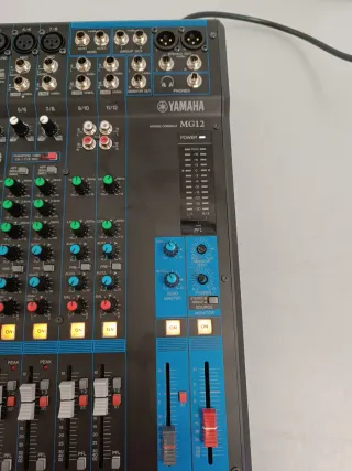 Mezclador Yamaha MG12 W8Y2532
