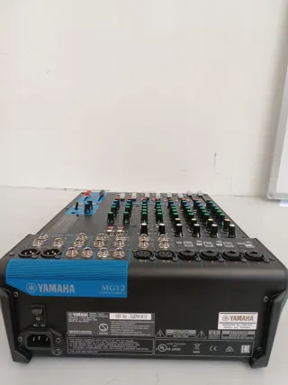 Mezclador Yamaha MG12 W8Y2532