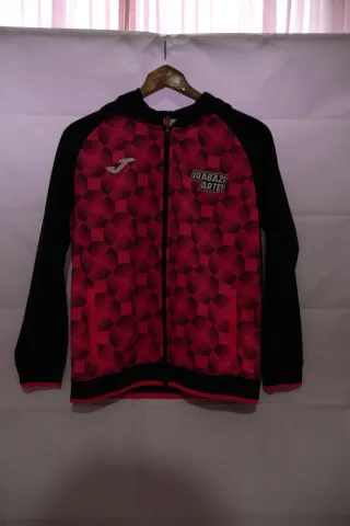 Sudadera Irabazi Arte talla para niña de 10 años.