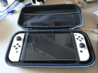 Nintendo Switch OLED con complementos
